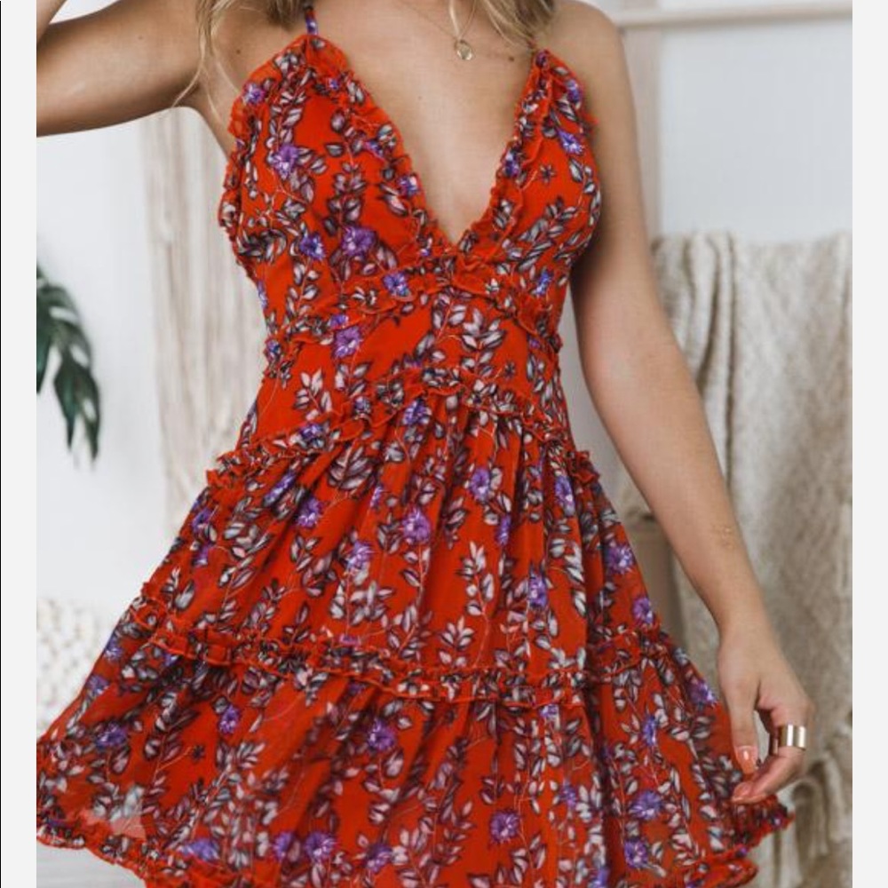 Selfie Leslie- Red Floral Dress